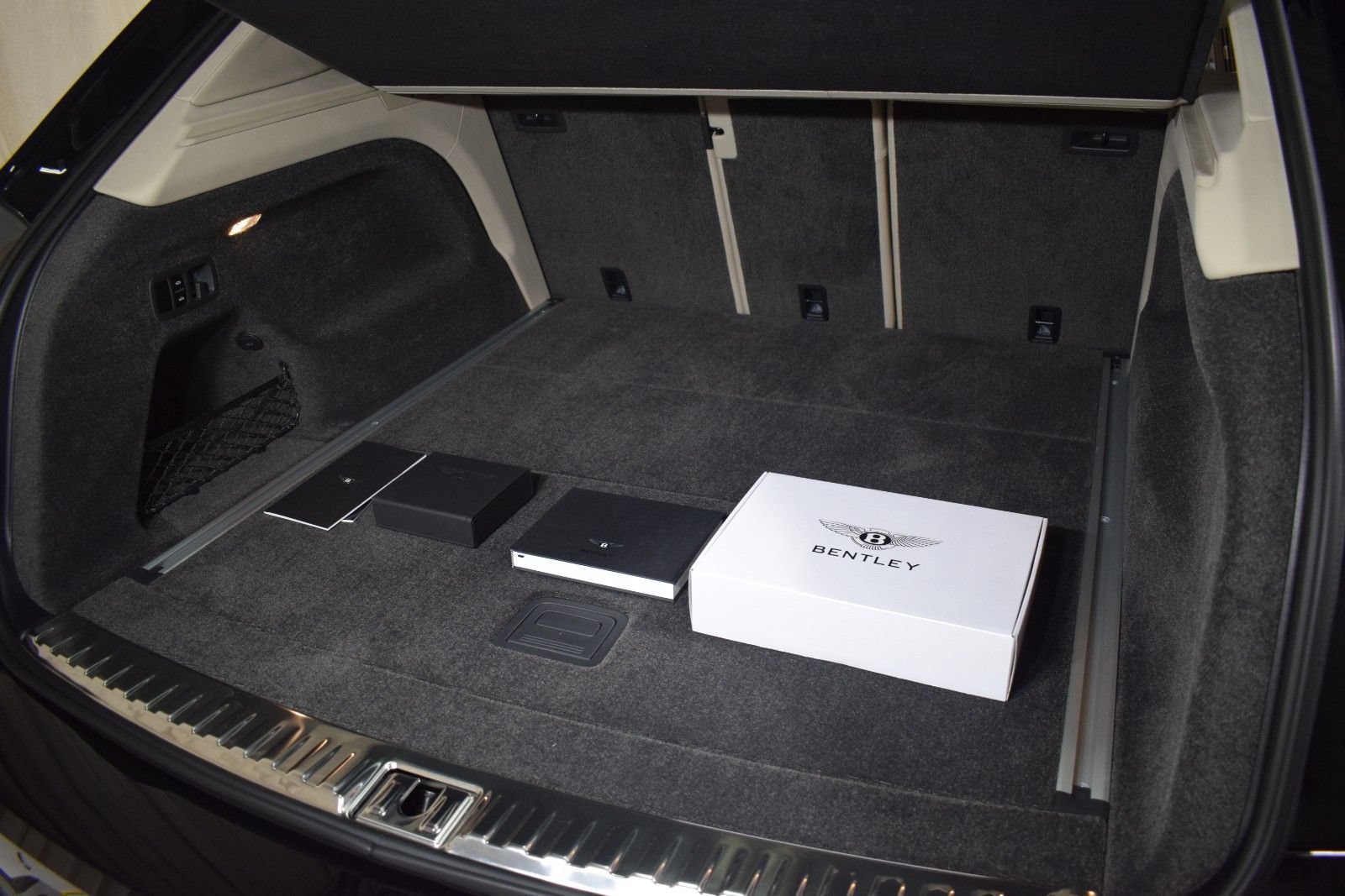 New 2025 Bentley Bentayga AWD/4WD image 42