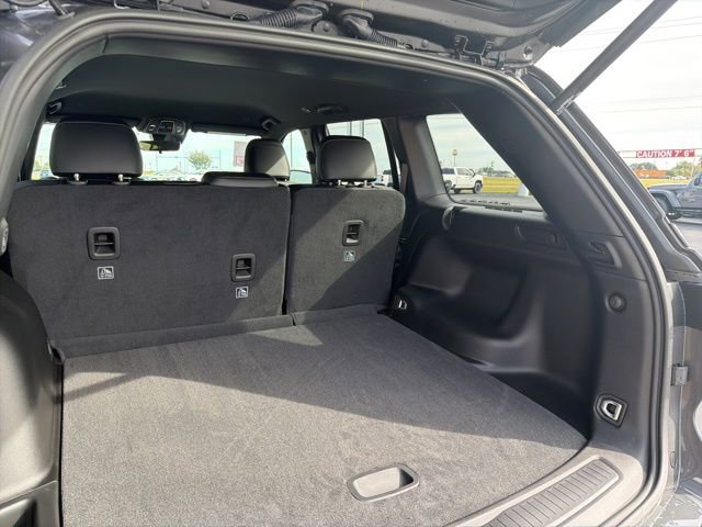 New 2025 Jeep Grand Cherokee Altitude RWD image 22
