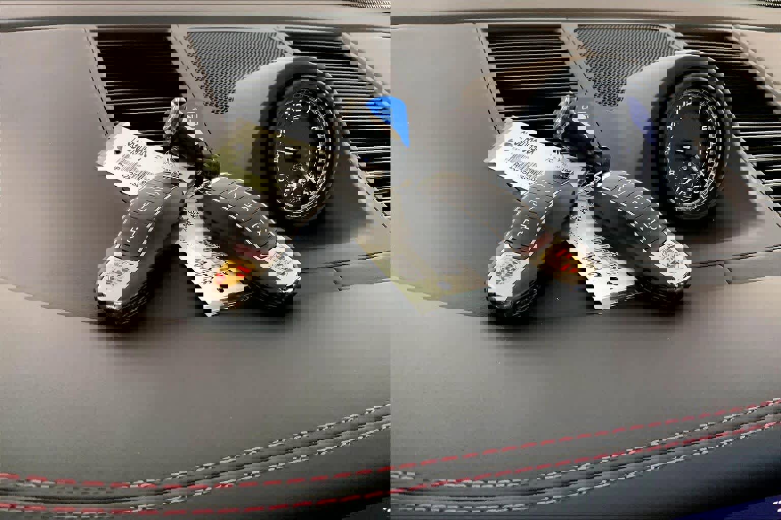 Used 2025 Porsche Macan image 21