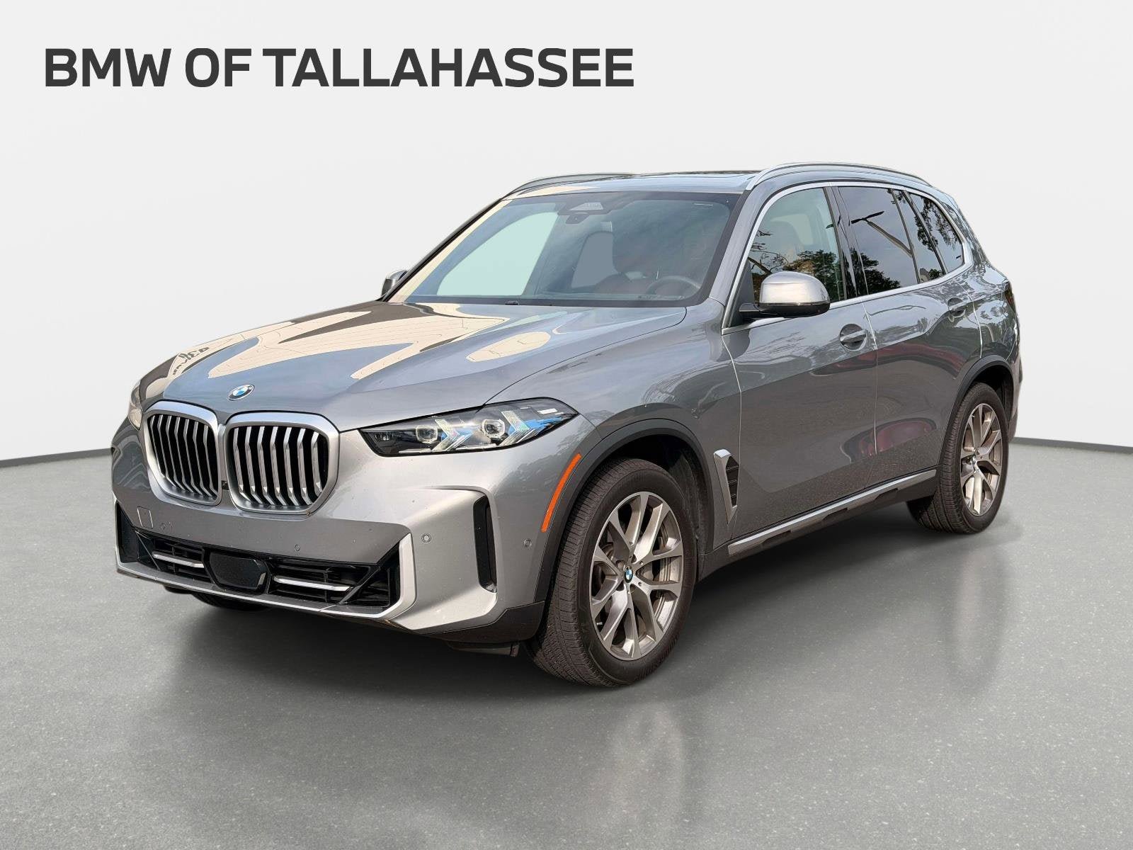 Used 2025 BMW X5 xDrive40i w/ Parking Assistance Package AWD/4WD image 1