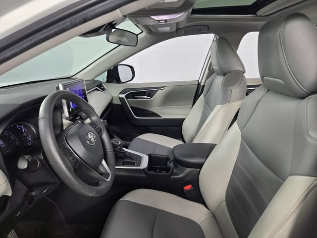 Used 2023 Toyota RAV4 XLE Premium FWD image 17