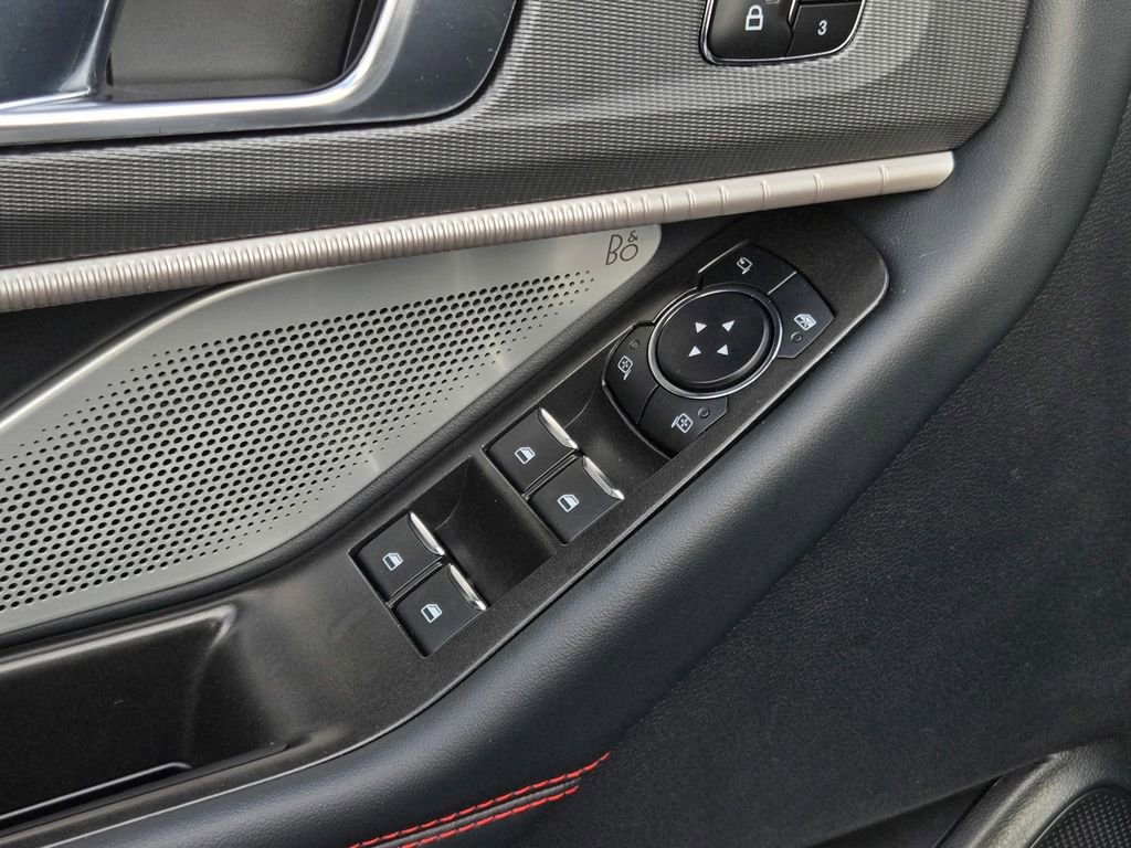 Used 2025 Ford Explorer ST image 11