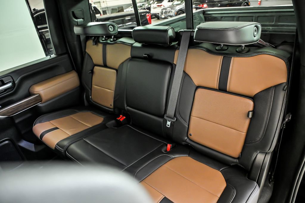 Used 2023 Chevrolet Silverado 3500 High Country image 15