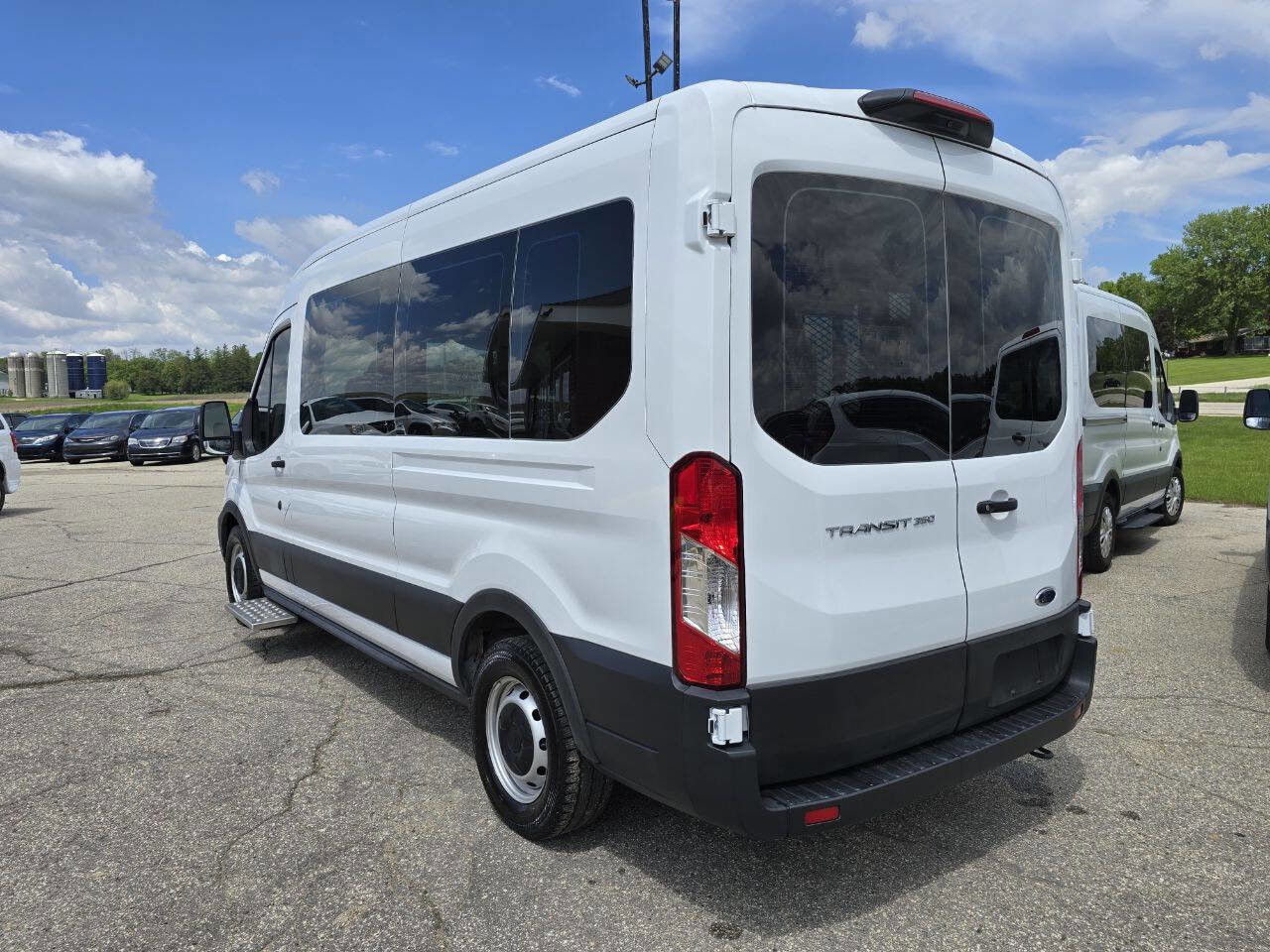 Used 2023 Ford Transit 350 XL image 7