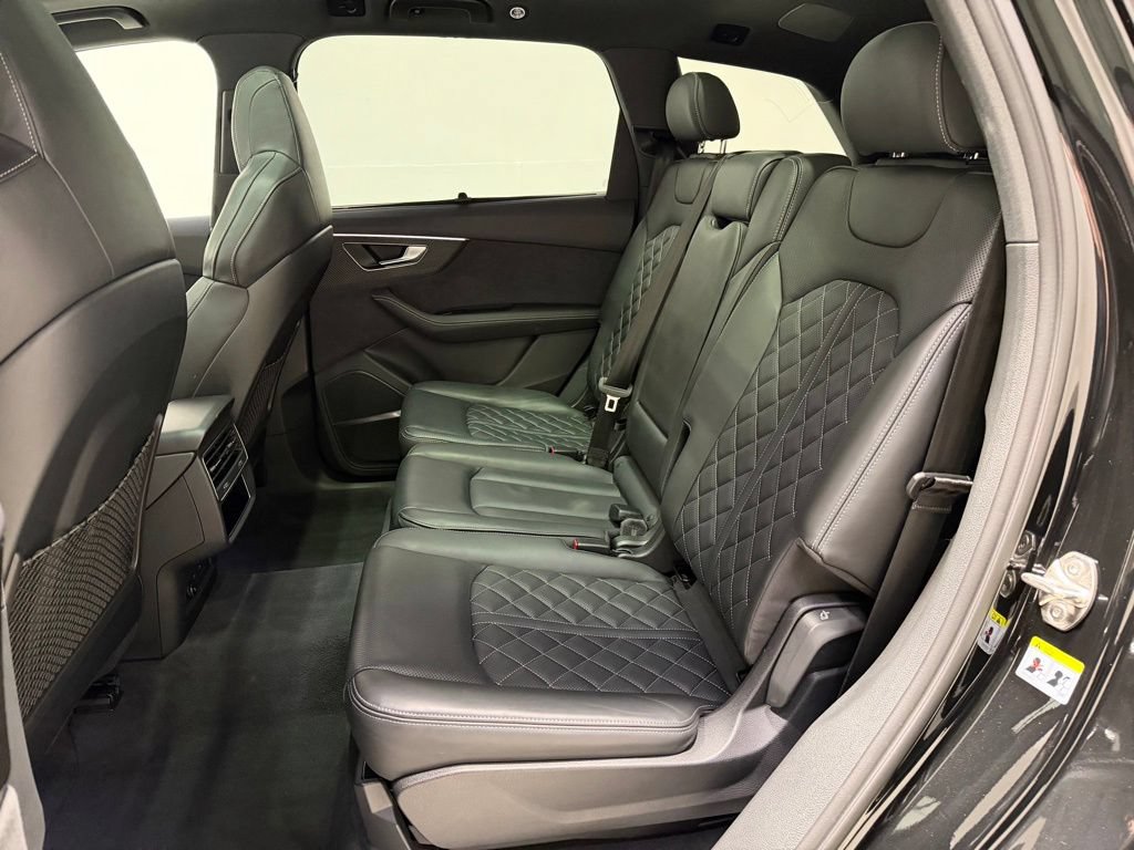 Used 2024 Audi SQ7 Premium Plus AWD/4WD image 37