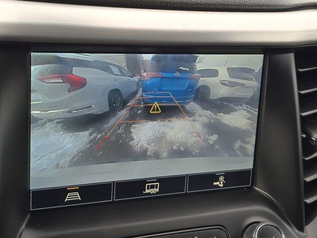 Used 2023 GMC Acadia SLE w/ Driver Convenience Package image 12