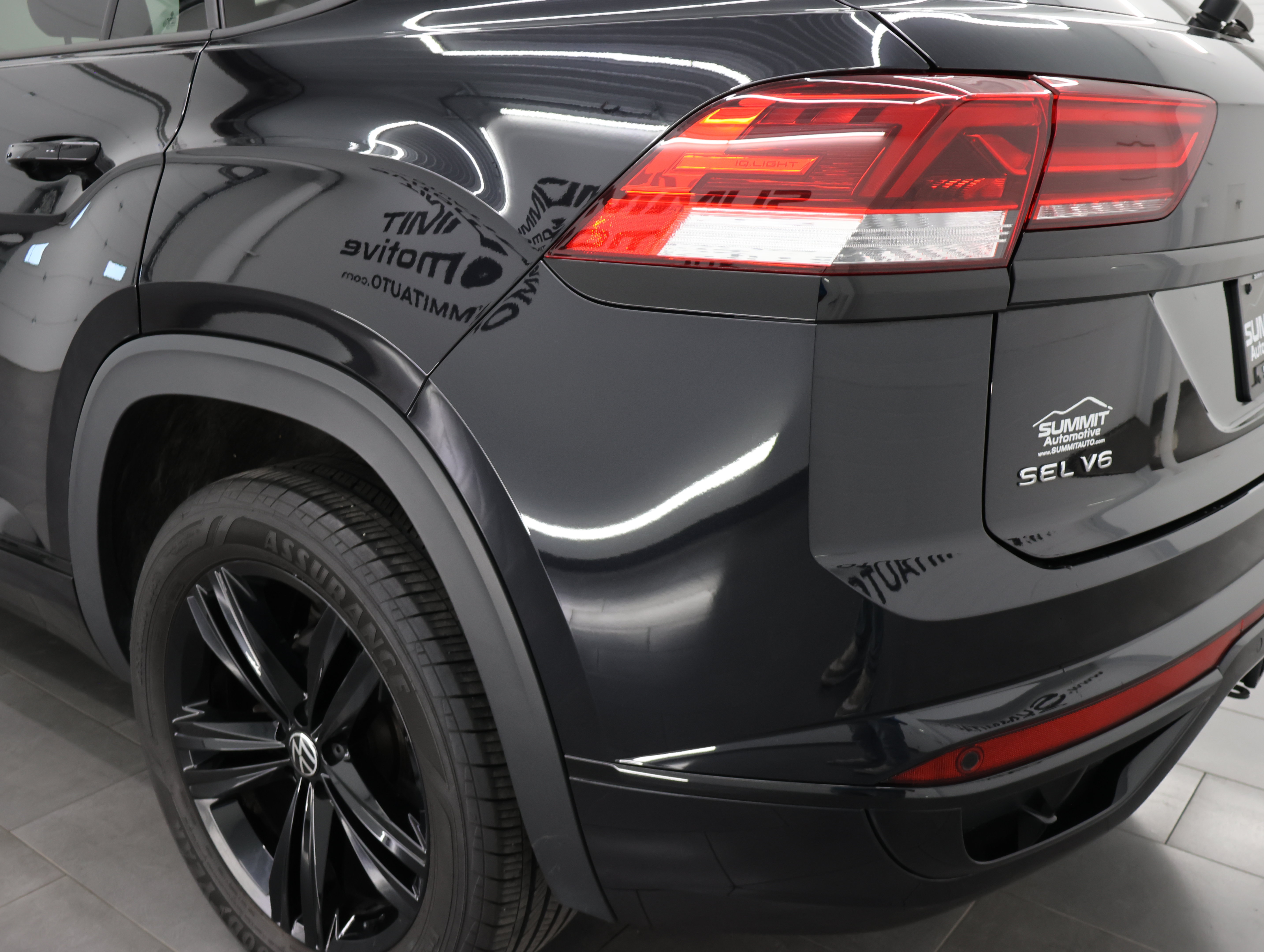 Used 2023 Volkswagen Atlas Cross Sport SEL R-Line AWD/4WD image 32