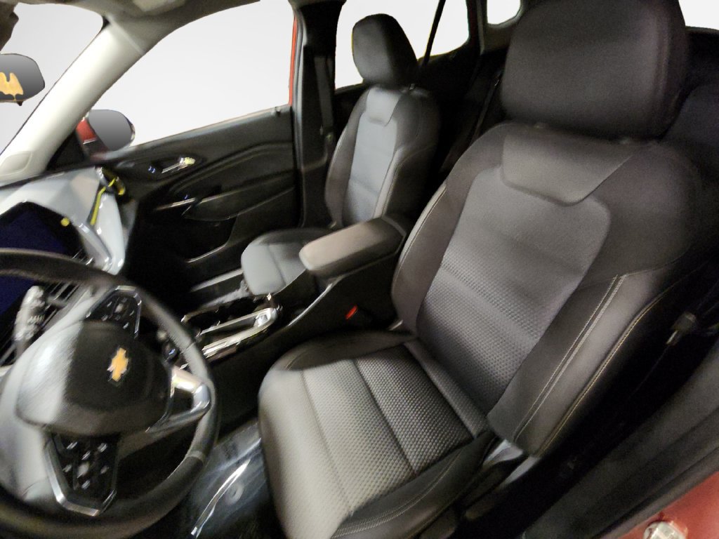 Certified 2024 Chevrolet Trax LT w/ Driver Confidence Package FWD image 14