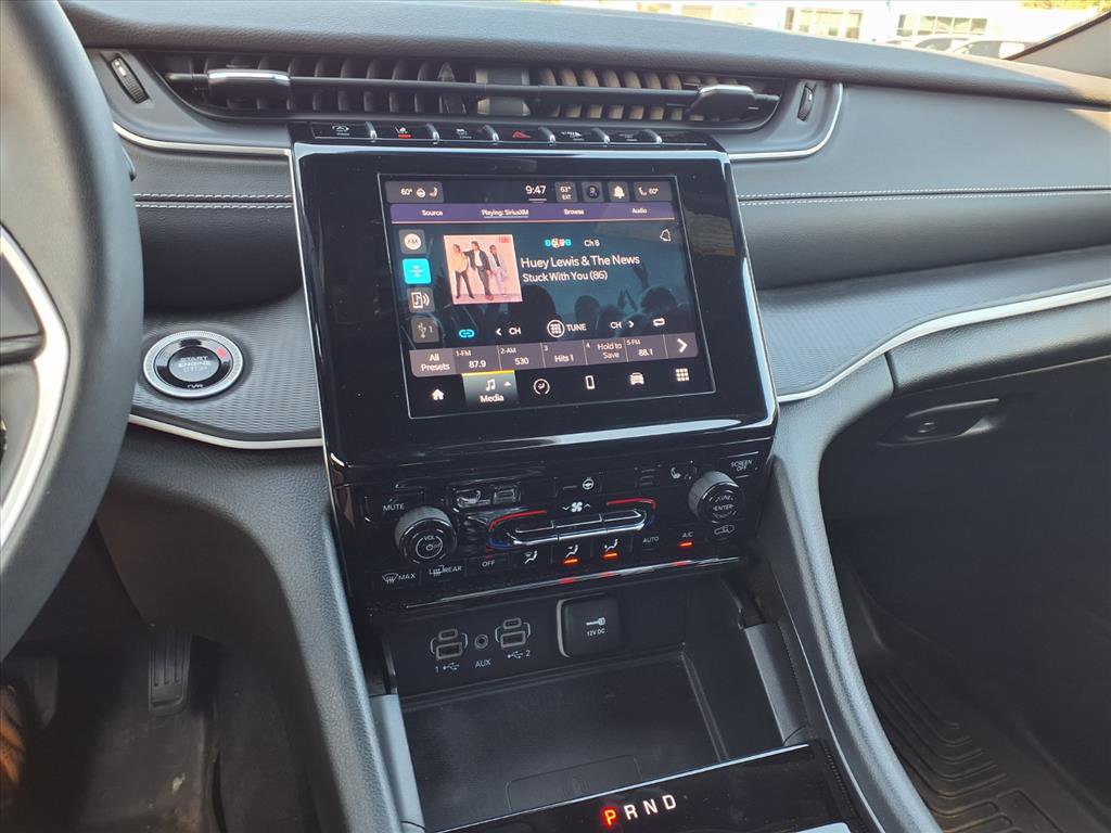 Used 2024 Jeep Grand Cherokee Laredo X w/ Luxury Tech Group I AWD/4WD image 7