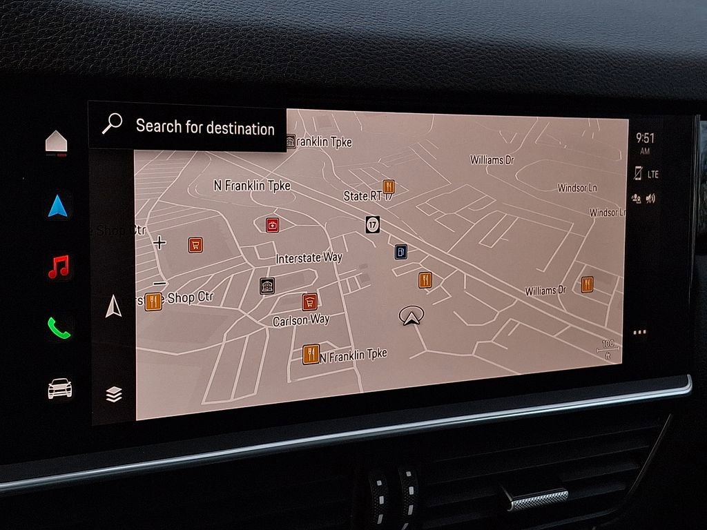 Used 2023 Porsche Cayenne w/ Premium Package image 15