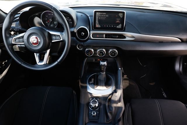 Used 2017 FIAT 124 Spider Classica image 17