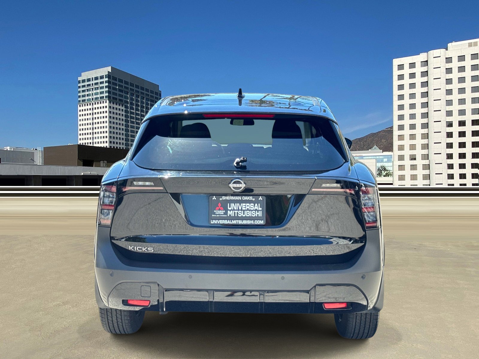 Used 2025 Nissan Kicks SV FWD image 4