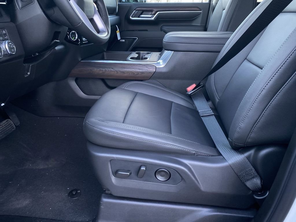 New 2026 GMC Sierra 3500 SLT w/ SLT Convenience Package image 32
