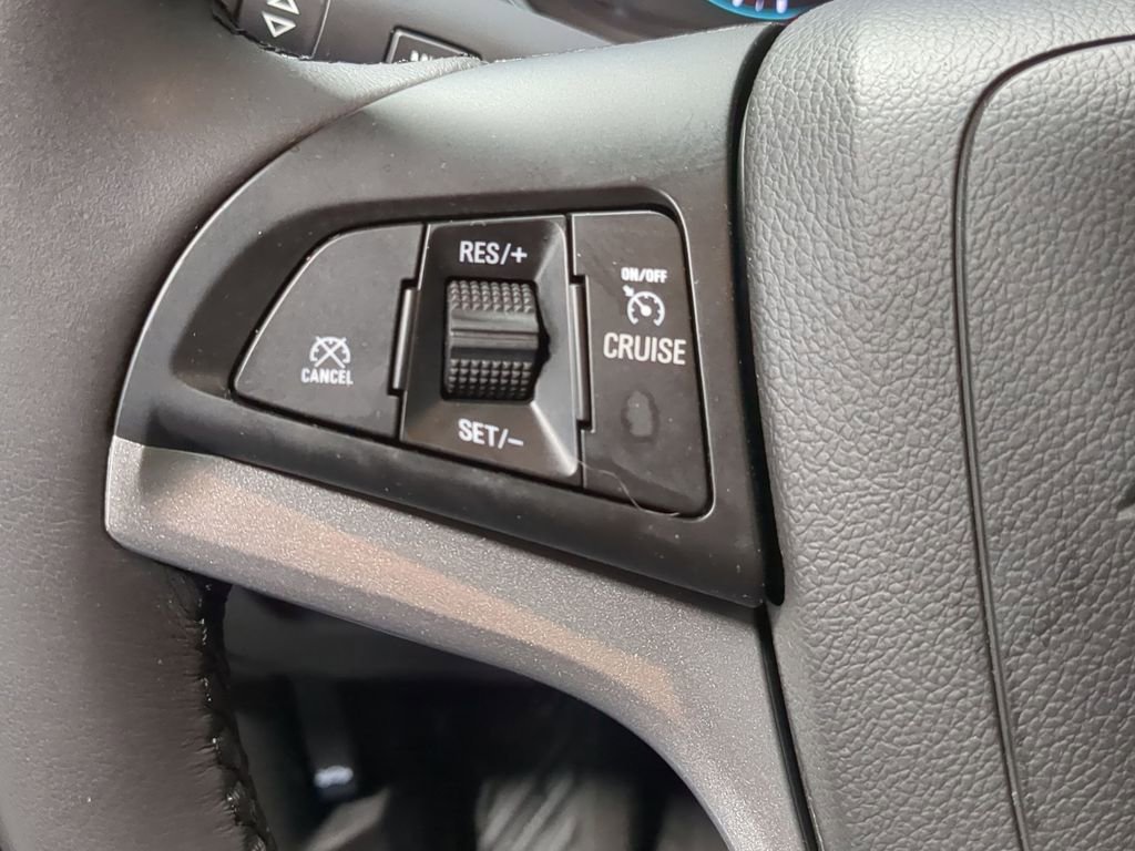 Used 2020 Chevrolet Trax LT w/ LT Convenience Package FWD image 29