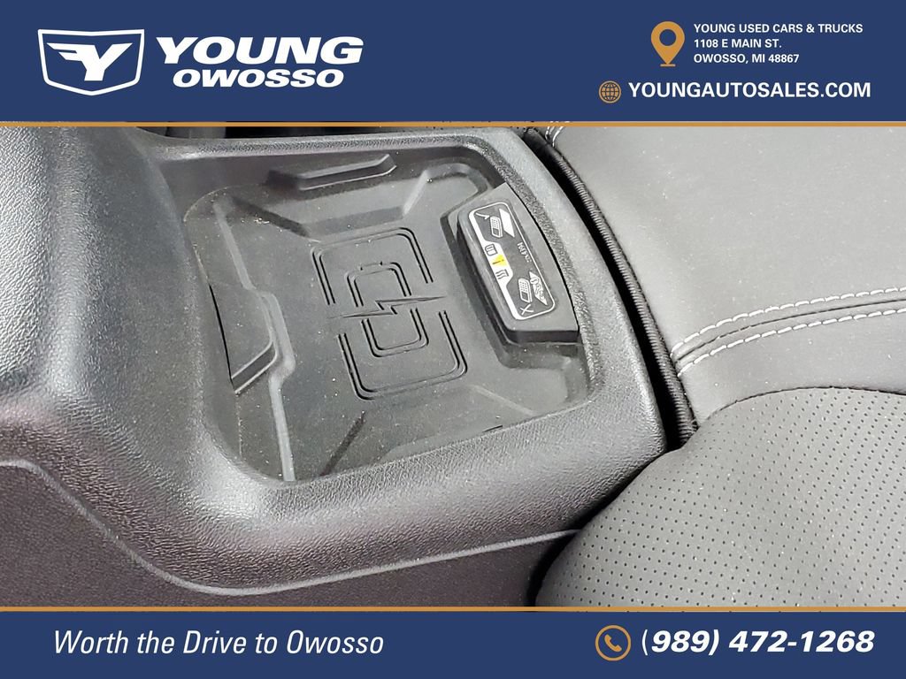 Used 2024 Chevrolet Camaro LT RWD image 28