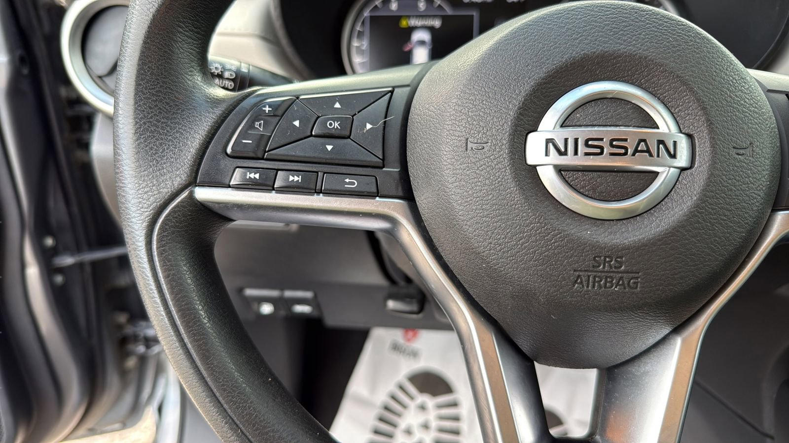 Used 2021 Nissan Versa SV FWD image 10