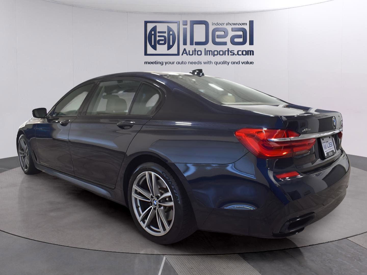 Used 2017 BMW 750i xDrive image 2