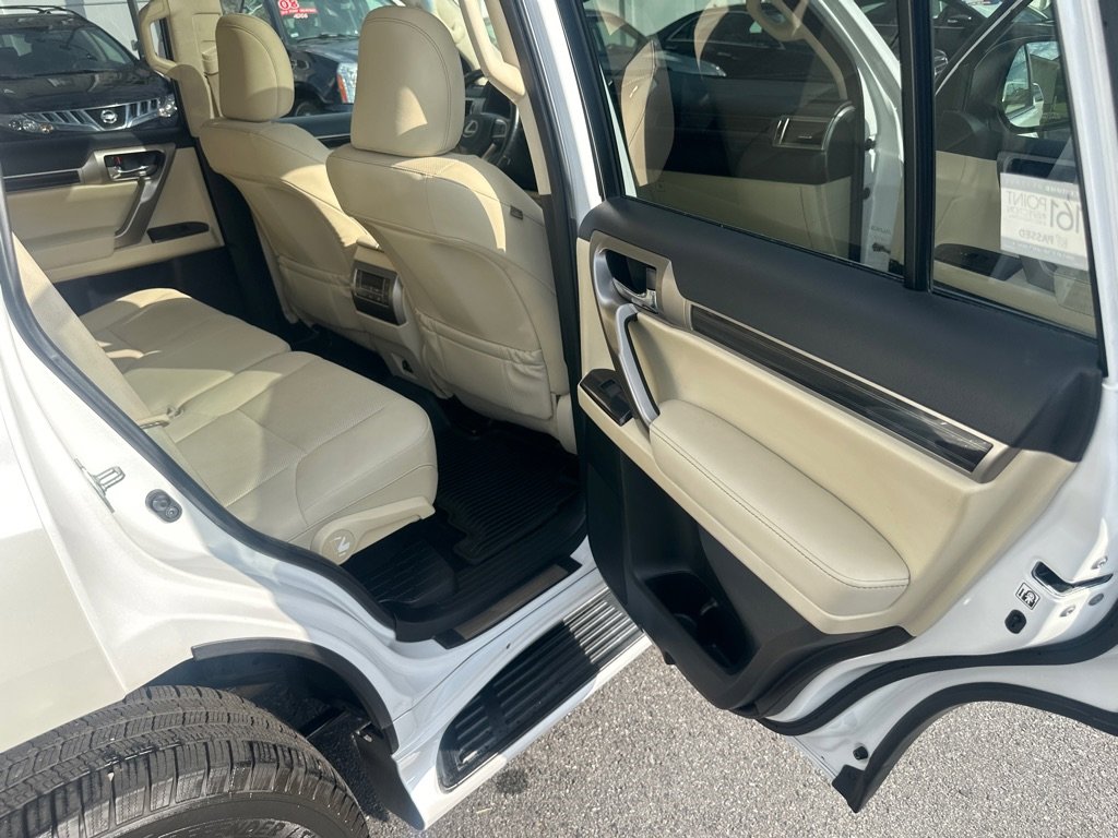 Used 2020 Lexus GX 460 Premium image 32