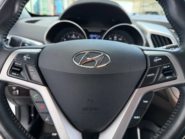 Used 2017 Hyundai Veloster FWD image 21