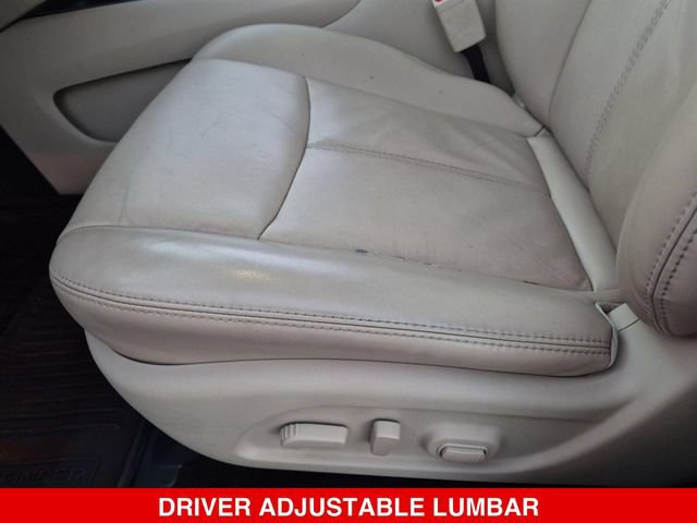Used 2017 Nissan Pathfinder SL w/ SL Premium Package AWD/4WD image 16