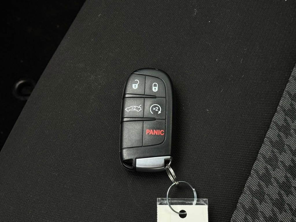 Used 2021 Dodge Challenger SXT w/ Driver Convenience Group image 33