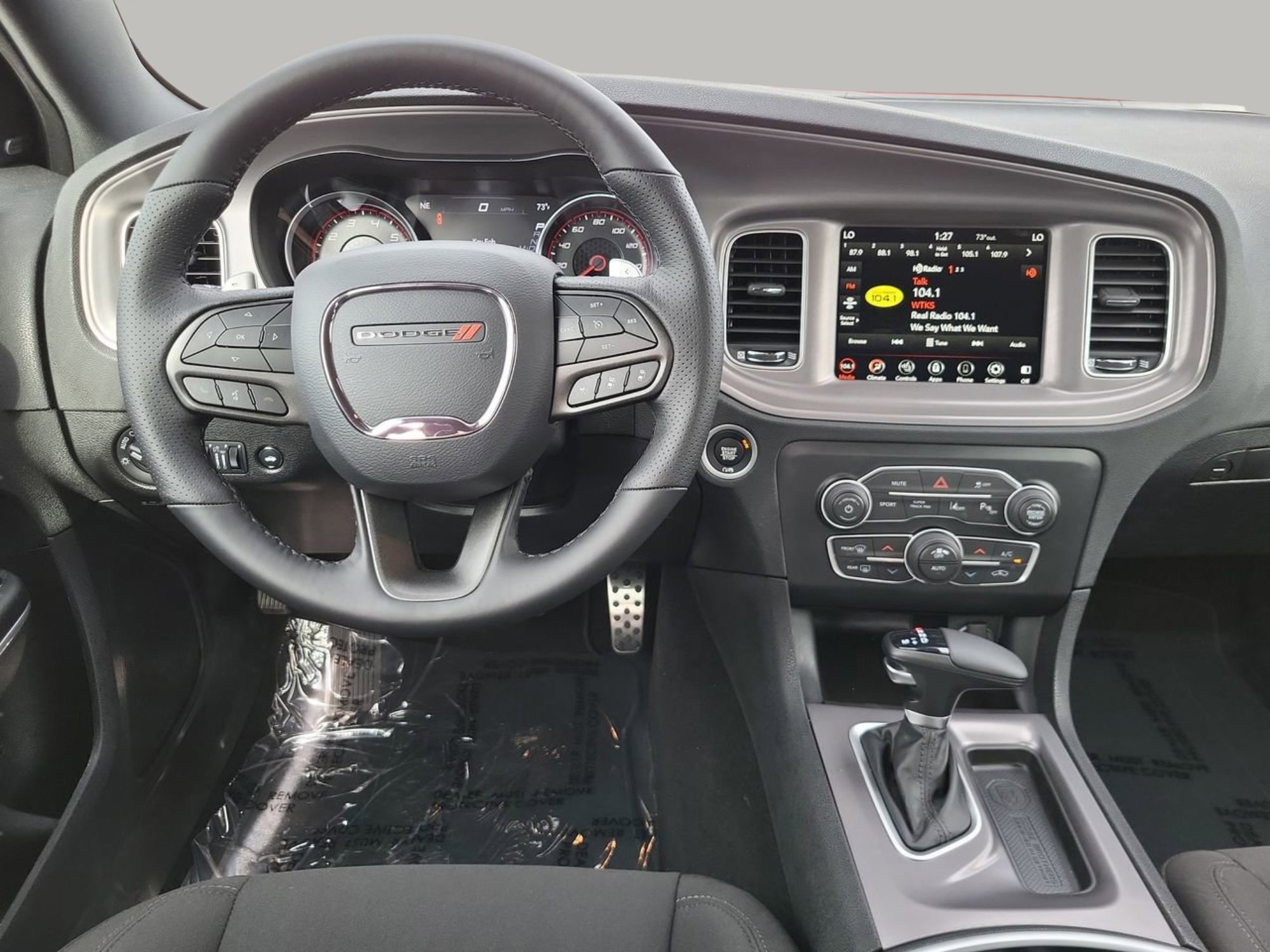 Used 2023 Dodge Charger R/T w/ Technology Group image 7