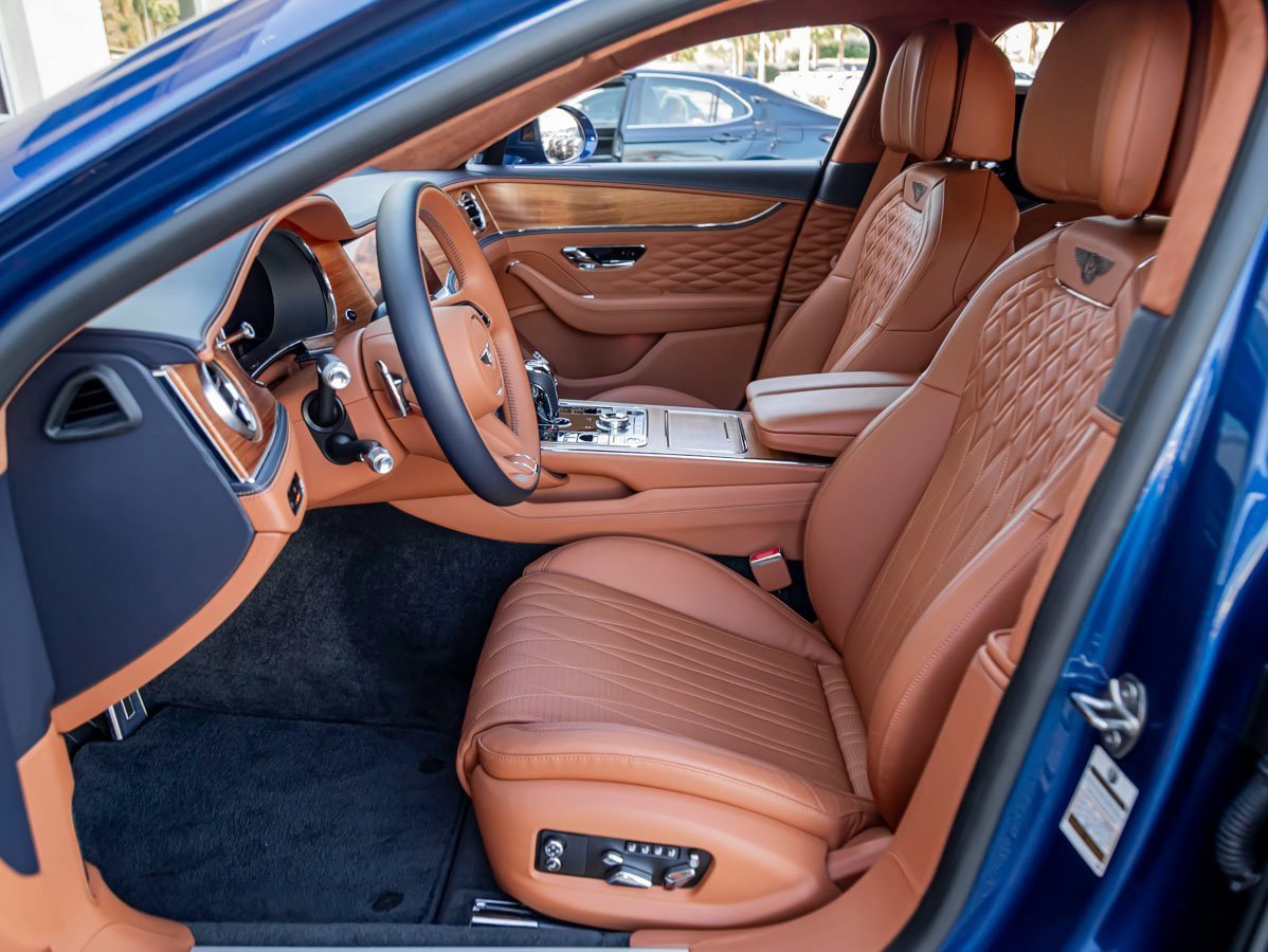 Certified 2023 Bentley Flying Spur V8 image 17