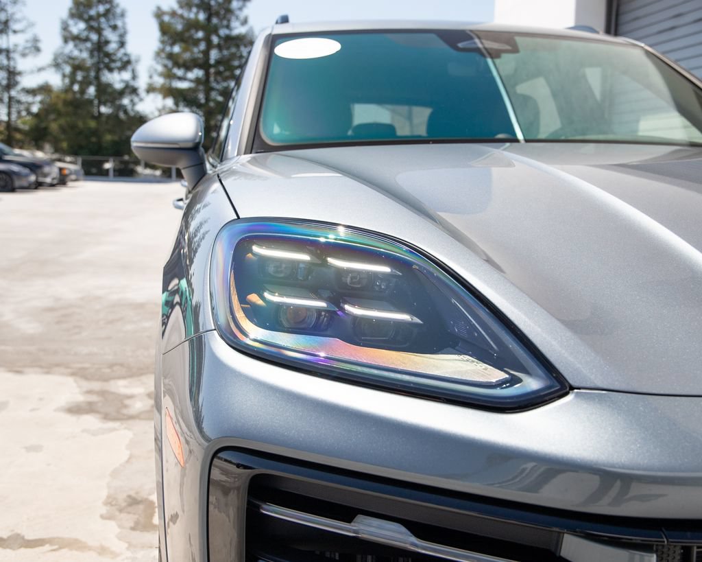 Certified 2026 Porsche Cayenne AWD/4WD image 20