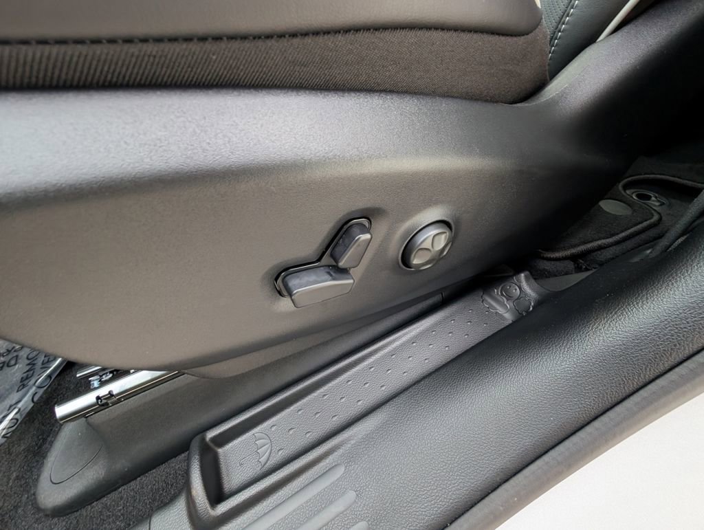 New 2026 Chrysler Pacifica Limited w/ S Appearance Package image 17