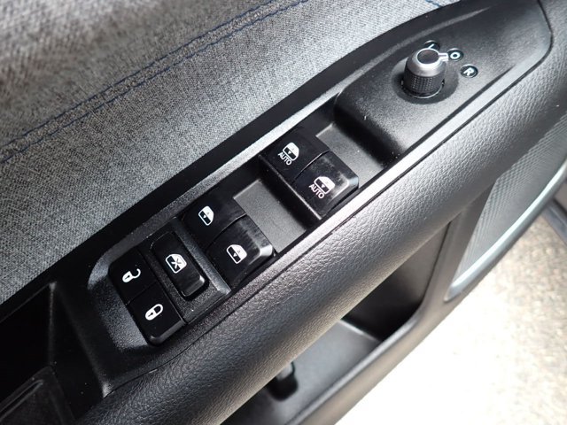 Used 2024 Jeep Compass Latitude AWD/4WD image 13