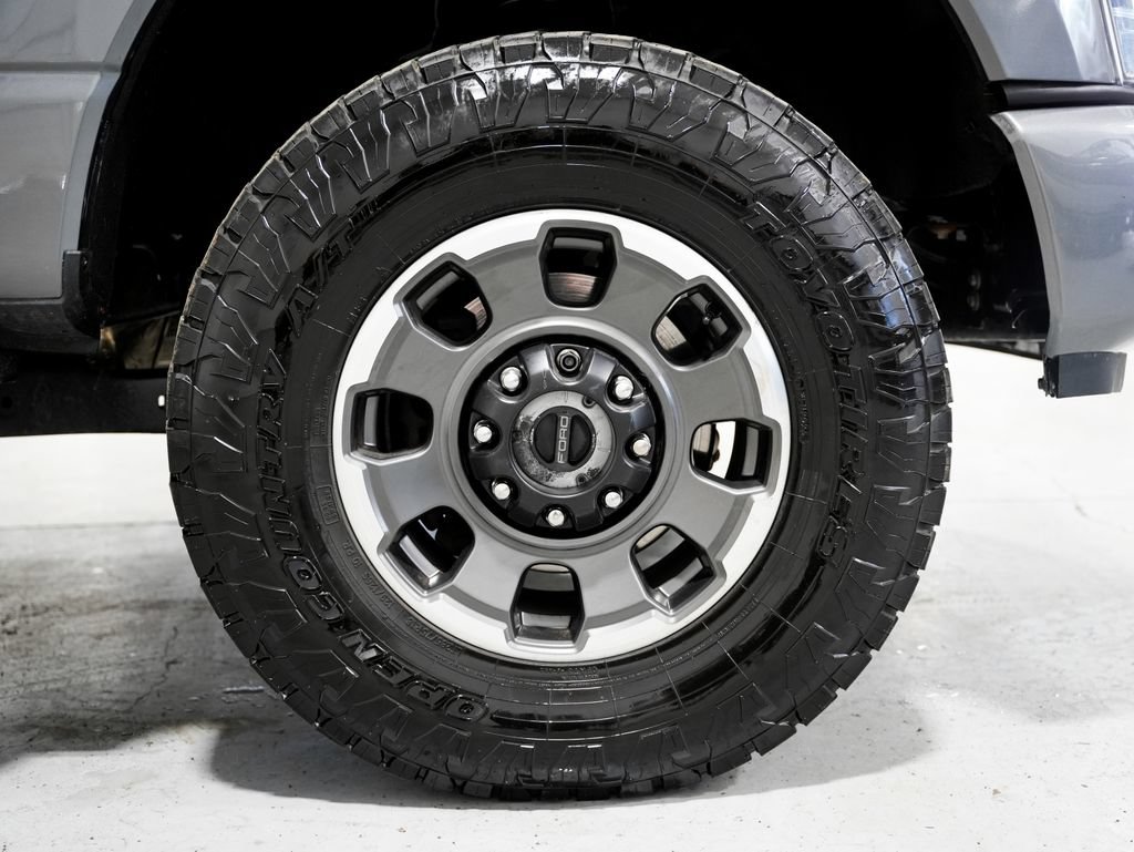 Used 2023 Ford F350 Platinum w/ Tremor Off-Road Package AWD/4WD image 37