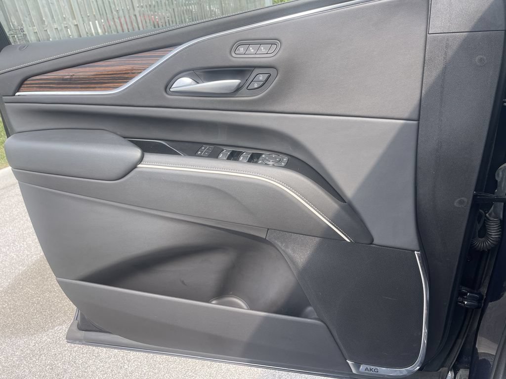 Certified 2023 Cadillac Escalade Premium Luxury w/ Performance Package AWD/4WD image 35