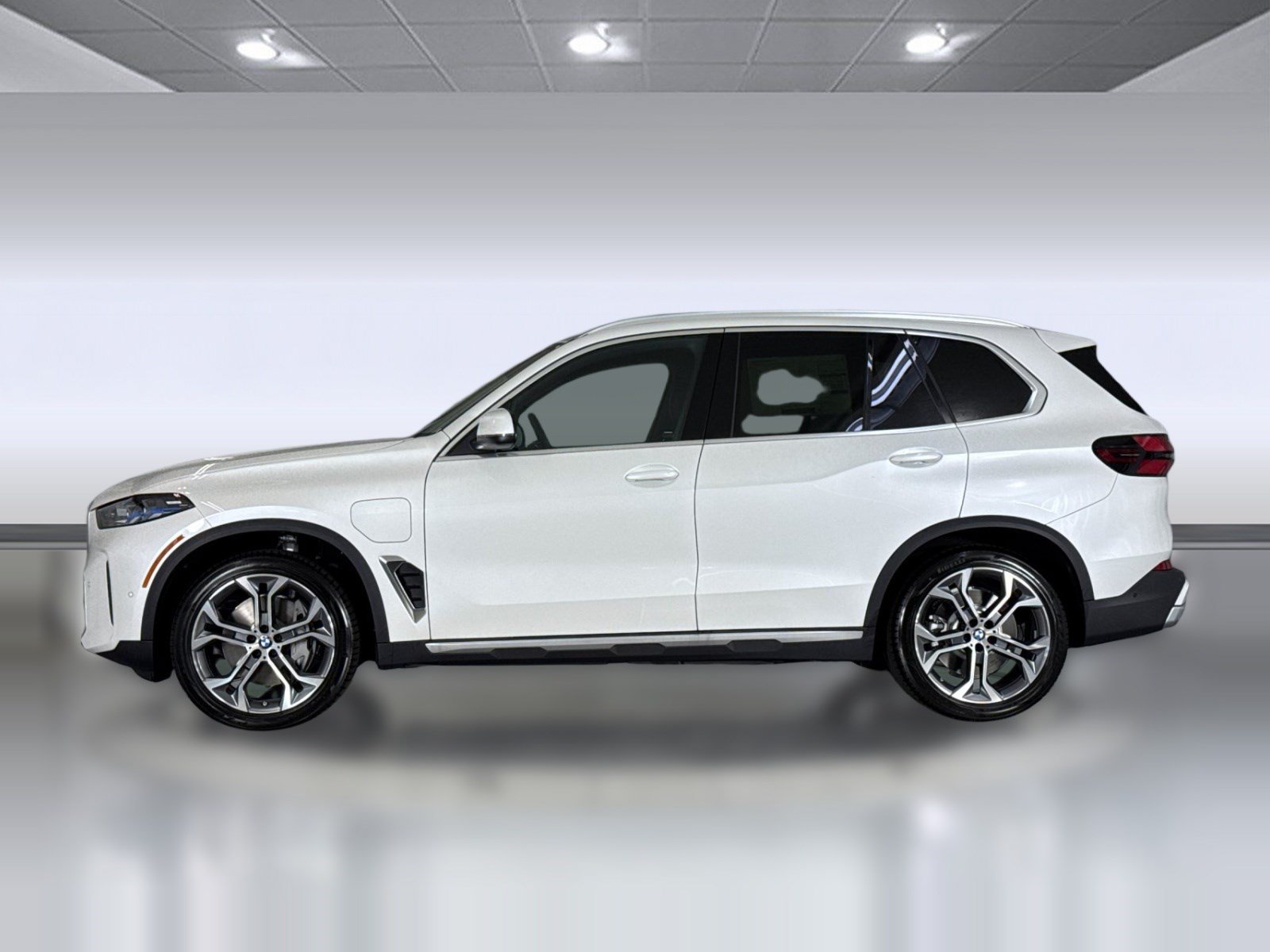 New 2026 BMW X5 xDrive50e AWD/4WD image 2