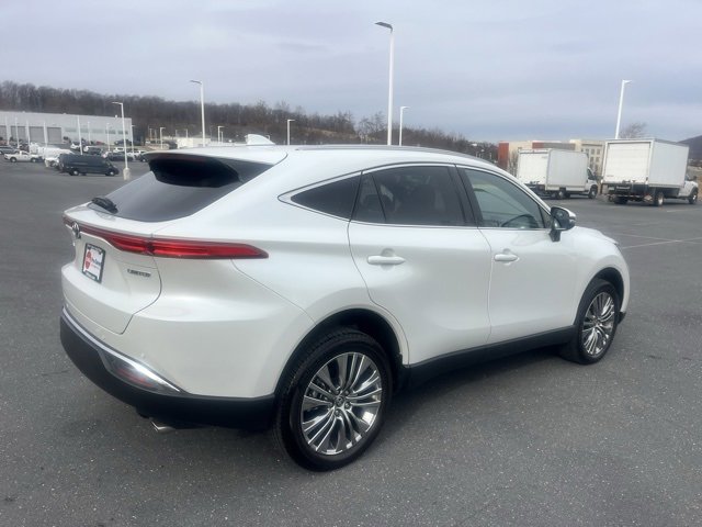 Used 2024 Toyota Venza Limited image 8