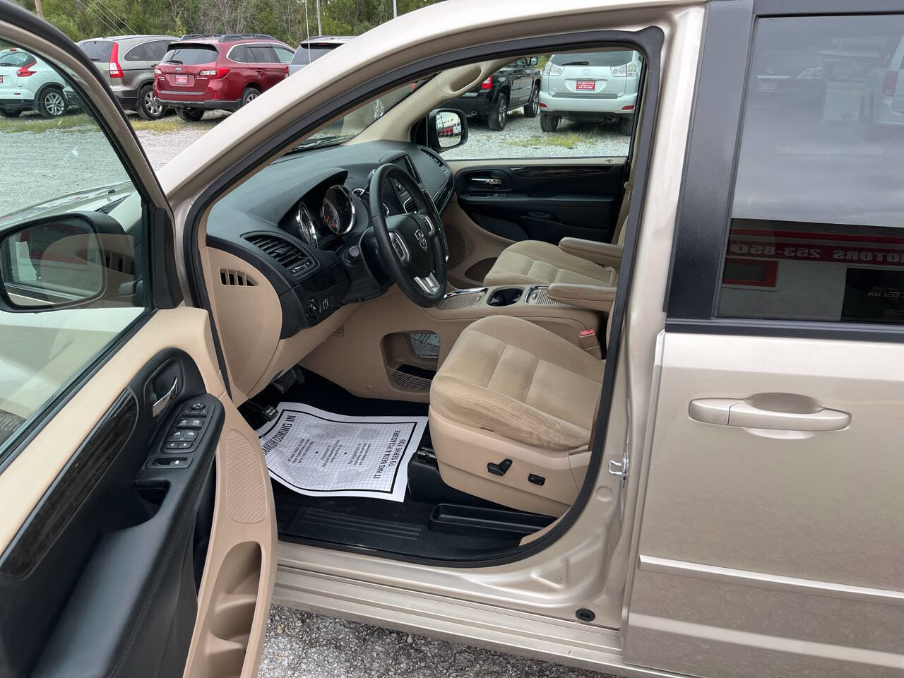 Used 2015 Dodge Grand Caravan SXT w/ UConnect Hands-Free Group image 10