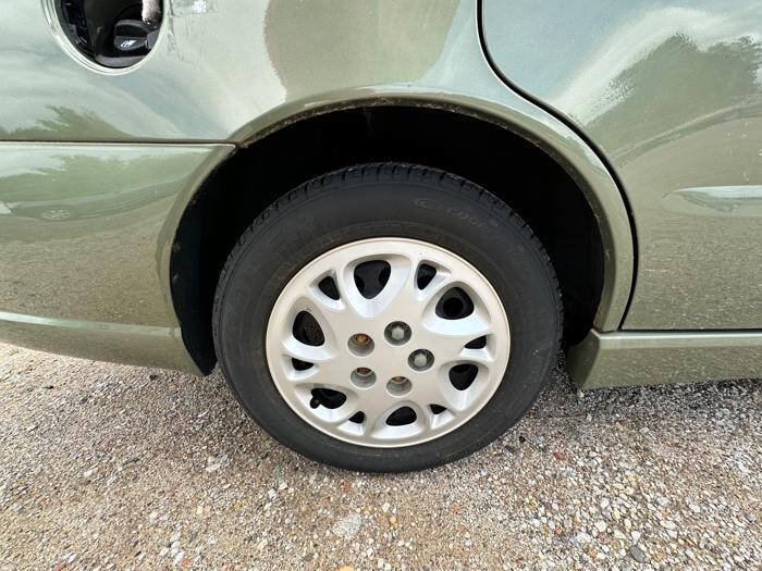 Used 2003 Saturn L-Series L200 w/ Convenience Pkg FWD image 16