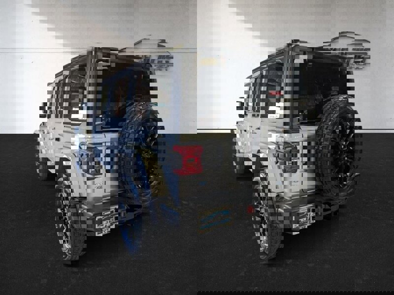 Used 2023 Jeep Wrangler Unlimited Sahara image 8