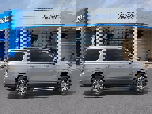 New 2026 Chevrolet Suburban LT image 5