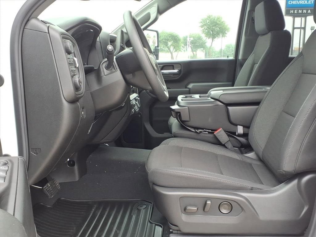 New 2026 Chevrolet Silverado 2500 Custom w/ Custom Value Package AWD/4WD image 16