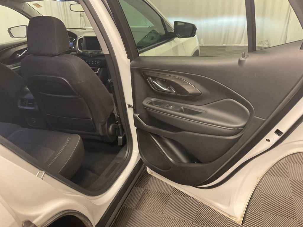 Used 2024 GMC Terrain SLE image 23