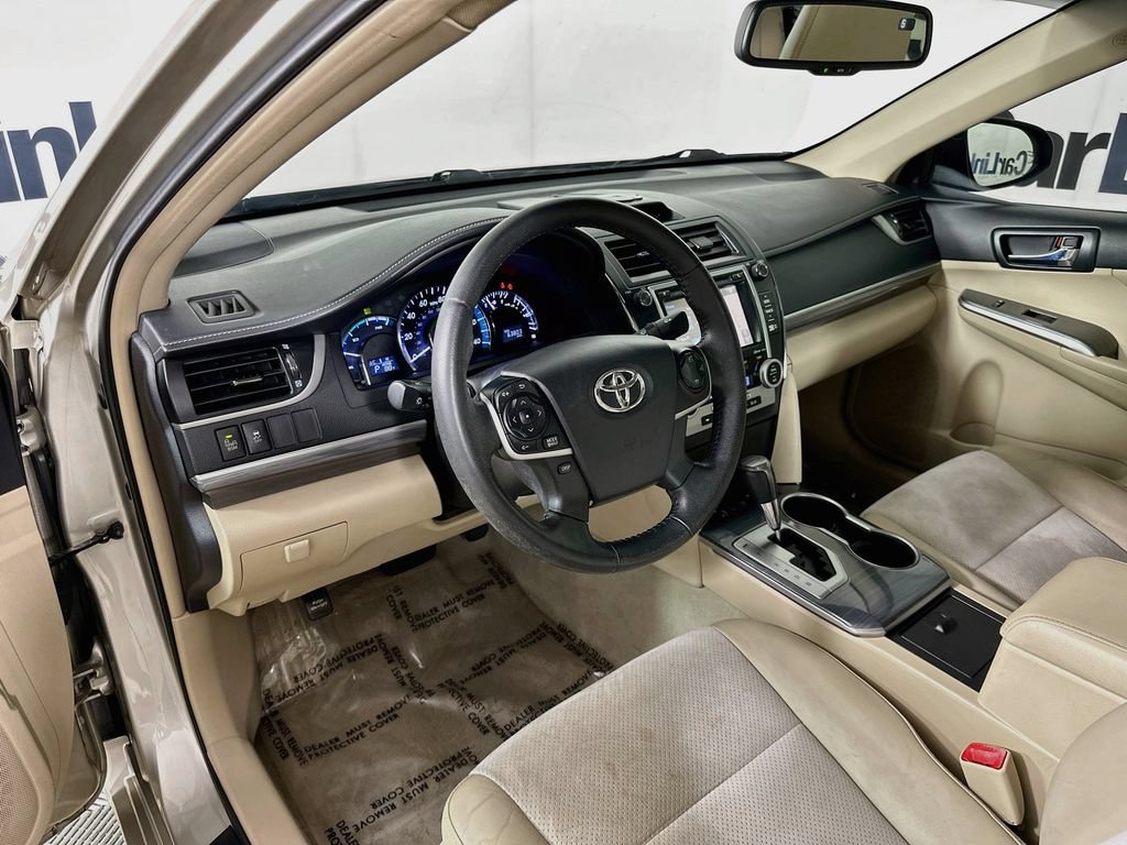 Used 2014 Toyota Camry XLE w/ Leather Package FWD image 9