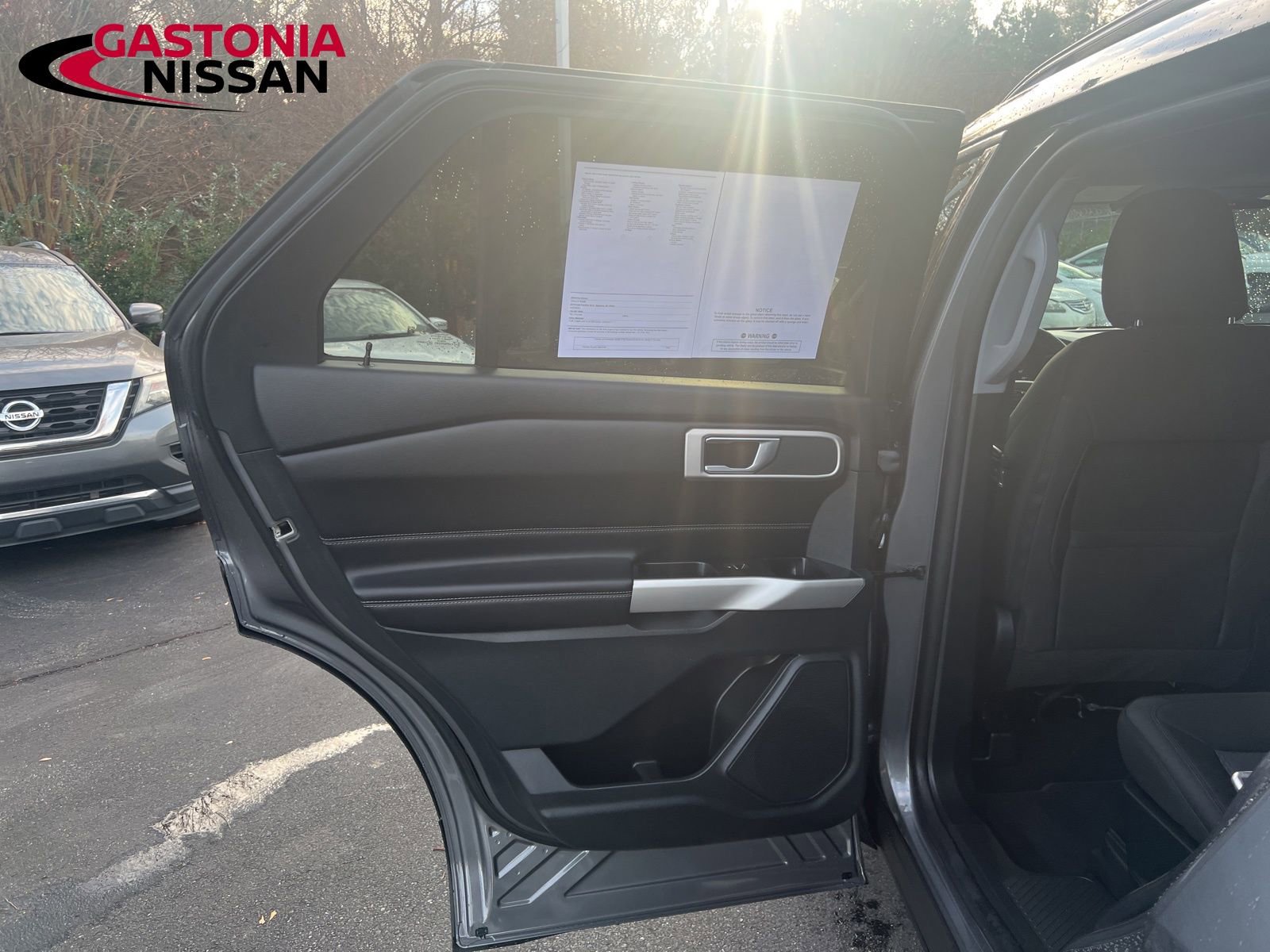 Used 2022 Ford Explorer XLT image 37