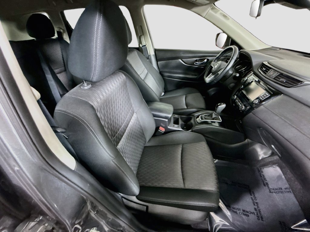 Used 2020 Nissan Rogue SV FWD image 30