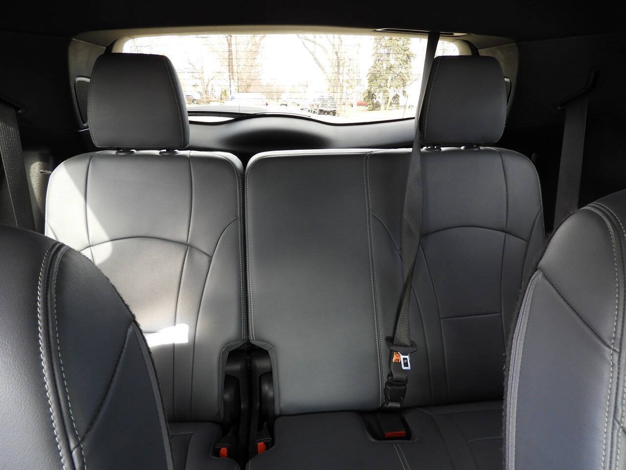 Used 2022 Buick Enclave Essence w/ Experience Buick Package FWD image 38
