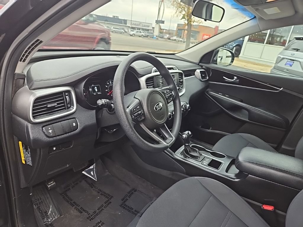 Used 2017 Kia Sorento LX image 12