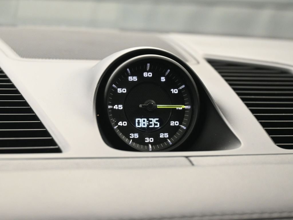 Certified 2022 Porsche Cayenne Turbo S AWD/4WD image 14