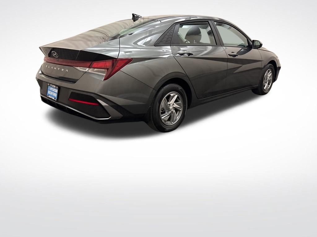 Certified 2026 Hyundai Elantra SE image 5