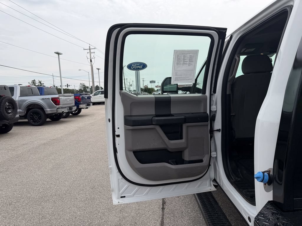 Certified 2019 Ford F550 4x4 Crew Cab Super Duty image 15