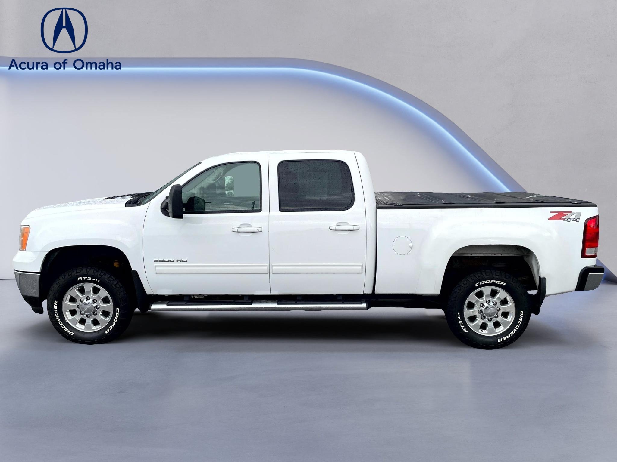 Used 2011 GMC Sierra 2500 SLT w/ Suspension Package, Off-Road AWD/4WD image 1