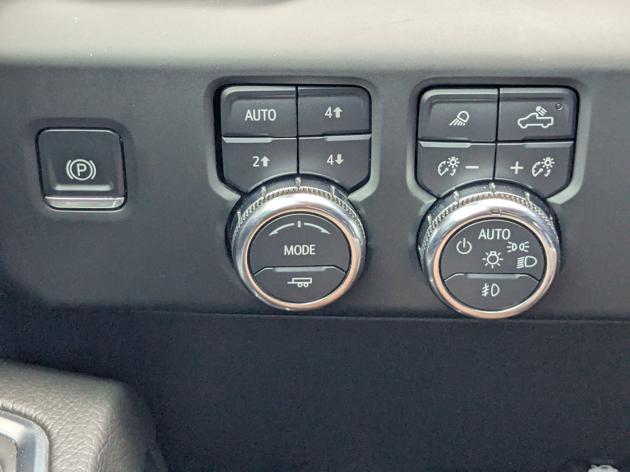 Used 2024 GMC Sierra 3500 Denali w/ Technology Package AWD/4WD image 22